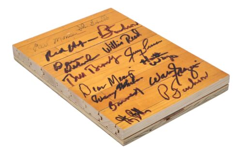 1972-73 New York Knicks NBA Champs Team Signed Game Used Floor Board PSA DNA COA - Picture 2 of 4