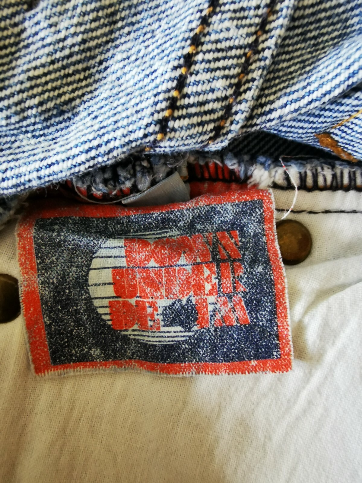 Picture 2 of 8