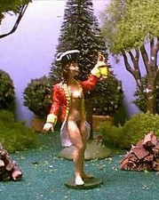 TOY SOLDIERS TIN AMERICAN REVOLUTION COLONIAL WOMAN HOLDING LANTURN 54 MM