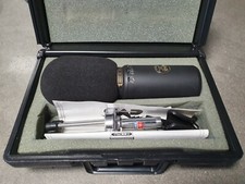 Microfono CAD Equitek E-200 da studio professionale a condensatore [Made in USA]