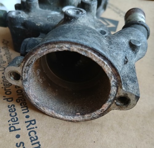 Alloggiamento Termostato Liquido Raffreddamento Motore Peugeot 106 Tipo Lungo Citroen Saxo 8v 1.4 1.6 - Foto 5 di 8