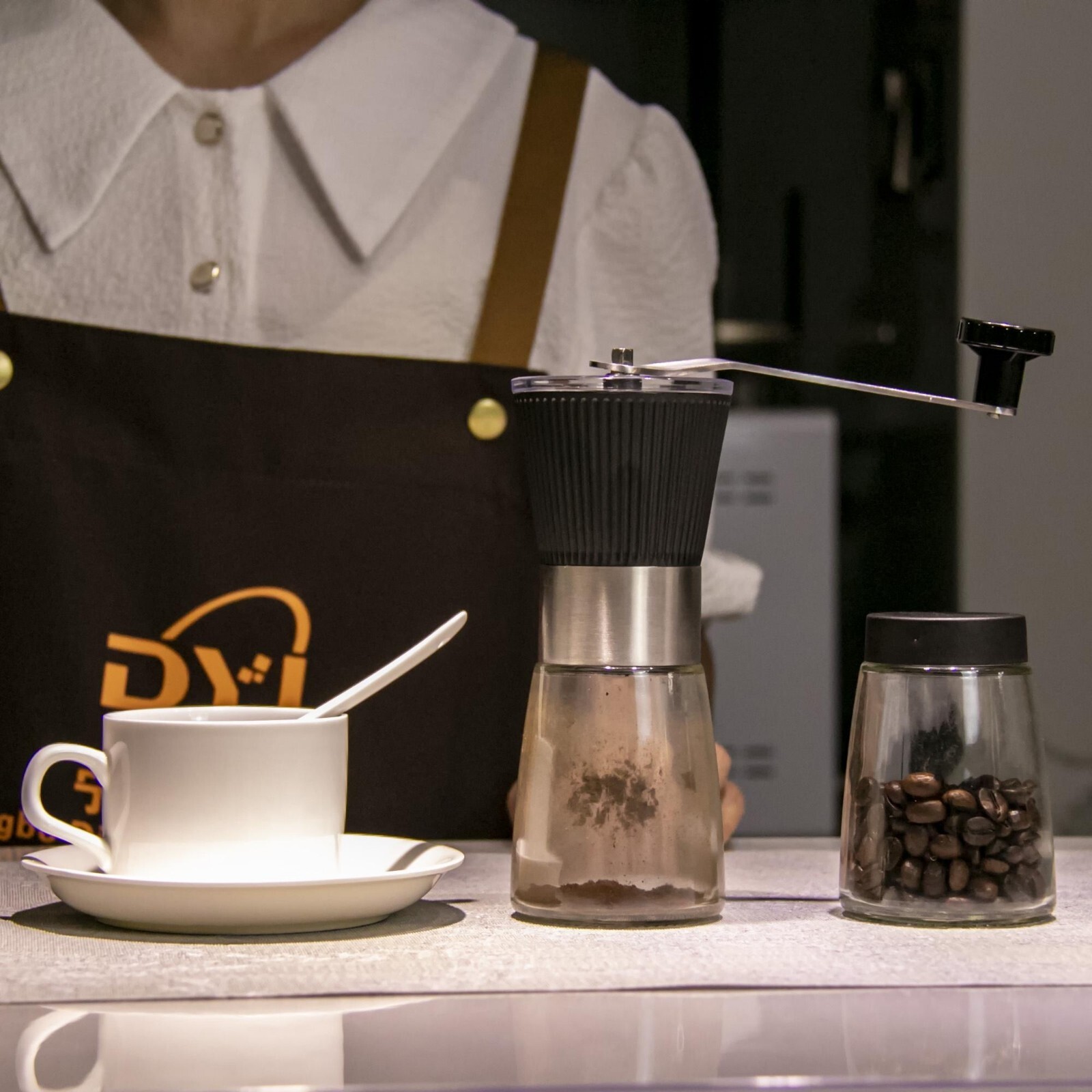 Hand Grinder Coffee Mill with Adjustable Conical Ceramic Burr for Aeropress