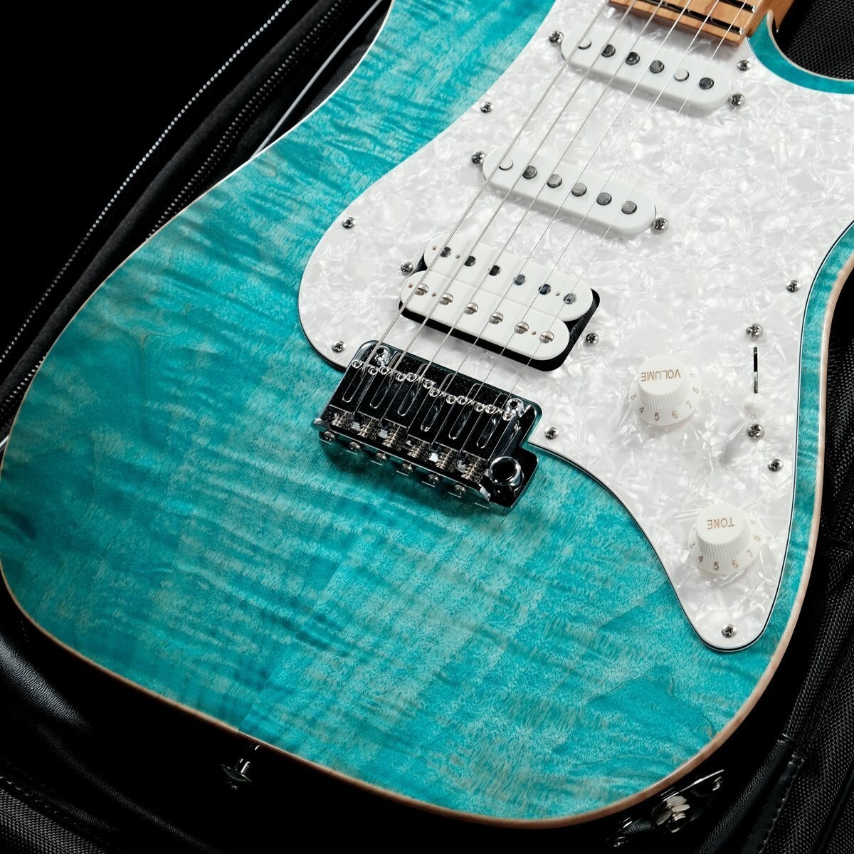 Suhr JST Standard Plus Bahama Blue/Roasted Maple w/gig bag