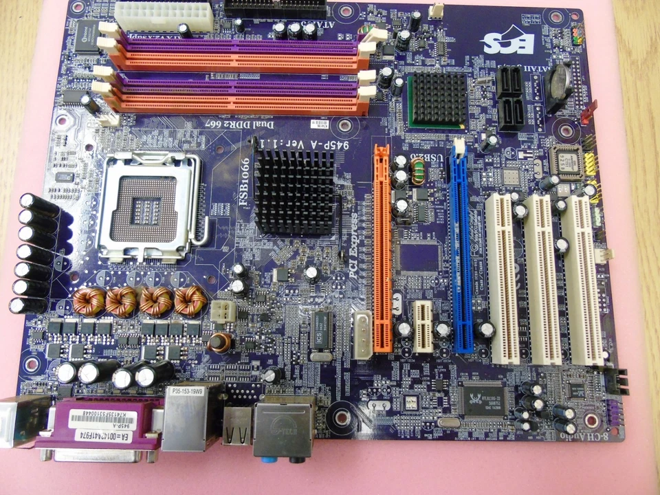 ECS Intel Socket 775 ATX Desktop Motherboard 945P-A Ver: 1.1 FSB1066 (Dead) - Image 2 of 4