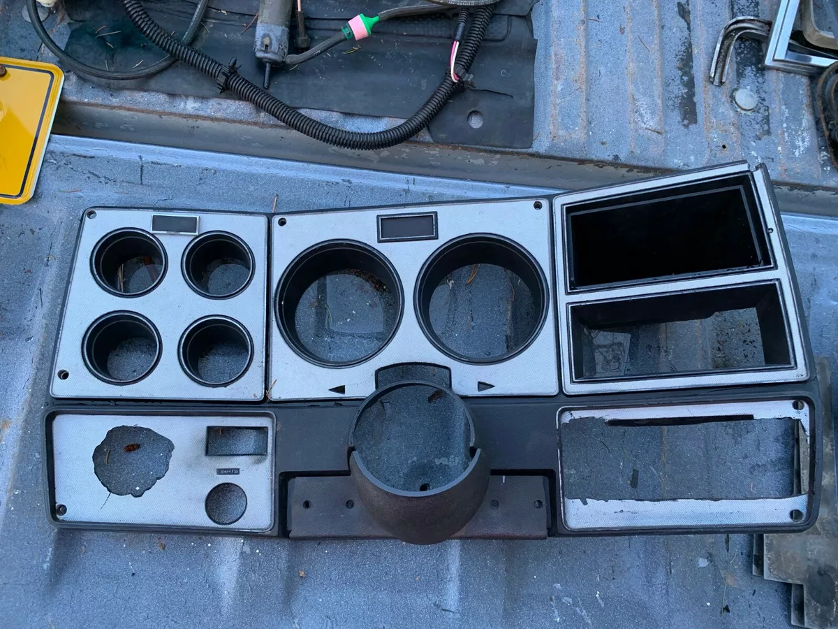C10 dash trim deals