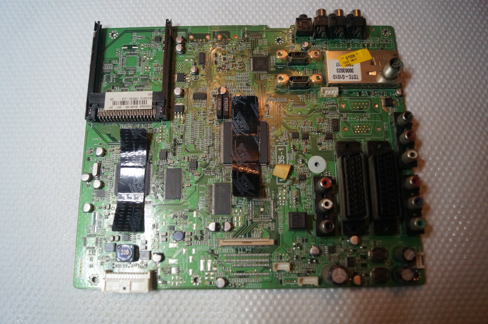 MAIN BOARD 20426108 17MB35-1 FOR 32"" TECHNIKA LCD32-209 LCD TV, V315B3-L01