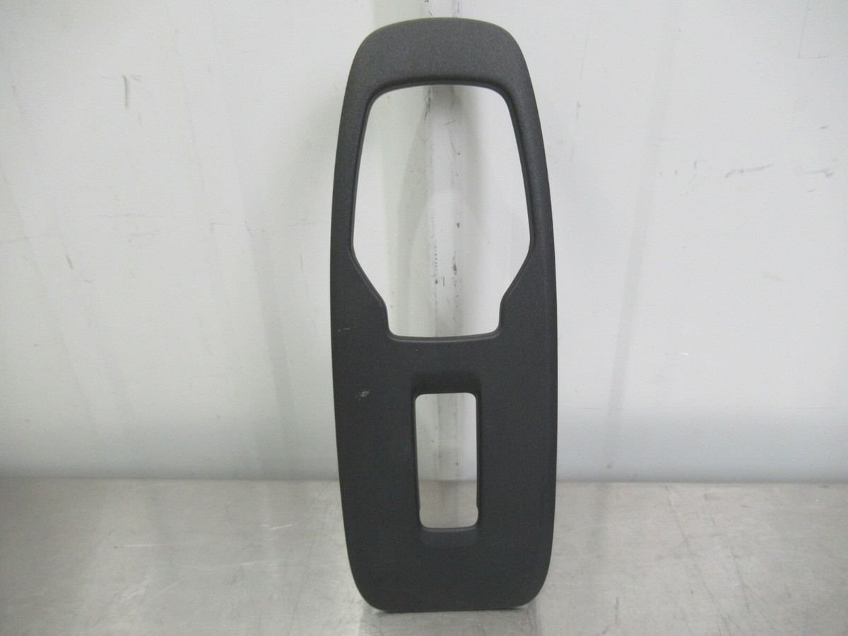 T020 2016 16 MCLAREN 570S RH RIGHT FRONT DOOR WINDOW SWITCH TRIM