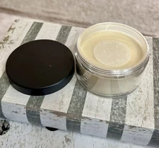 MAC - BEE DUST Iridescent Loose Powder  30 G/1.1 Oz LARGE. DISCONTINUED! NEW!