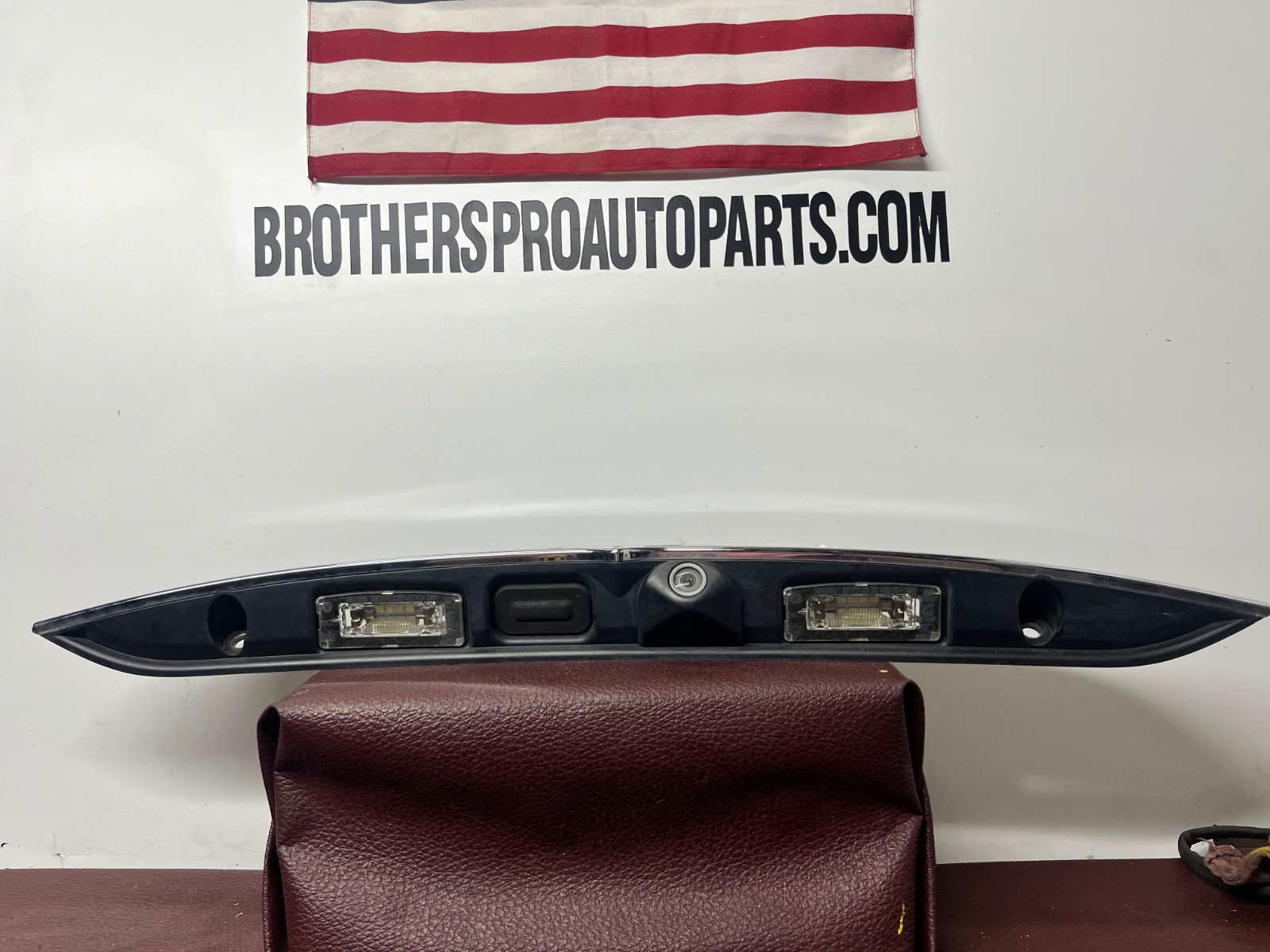 14 - 17 Maserati Ghibli Rear Trunk Lid Parking Camera Molding Panel Assembly OEM