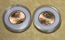 🎄2025  P/D LINCOLN CENT SET OF 2 INCLUDES COIN DISK ORIGINAL BANK WRAP  ROLL🎁