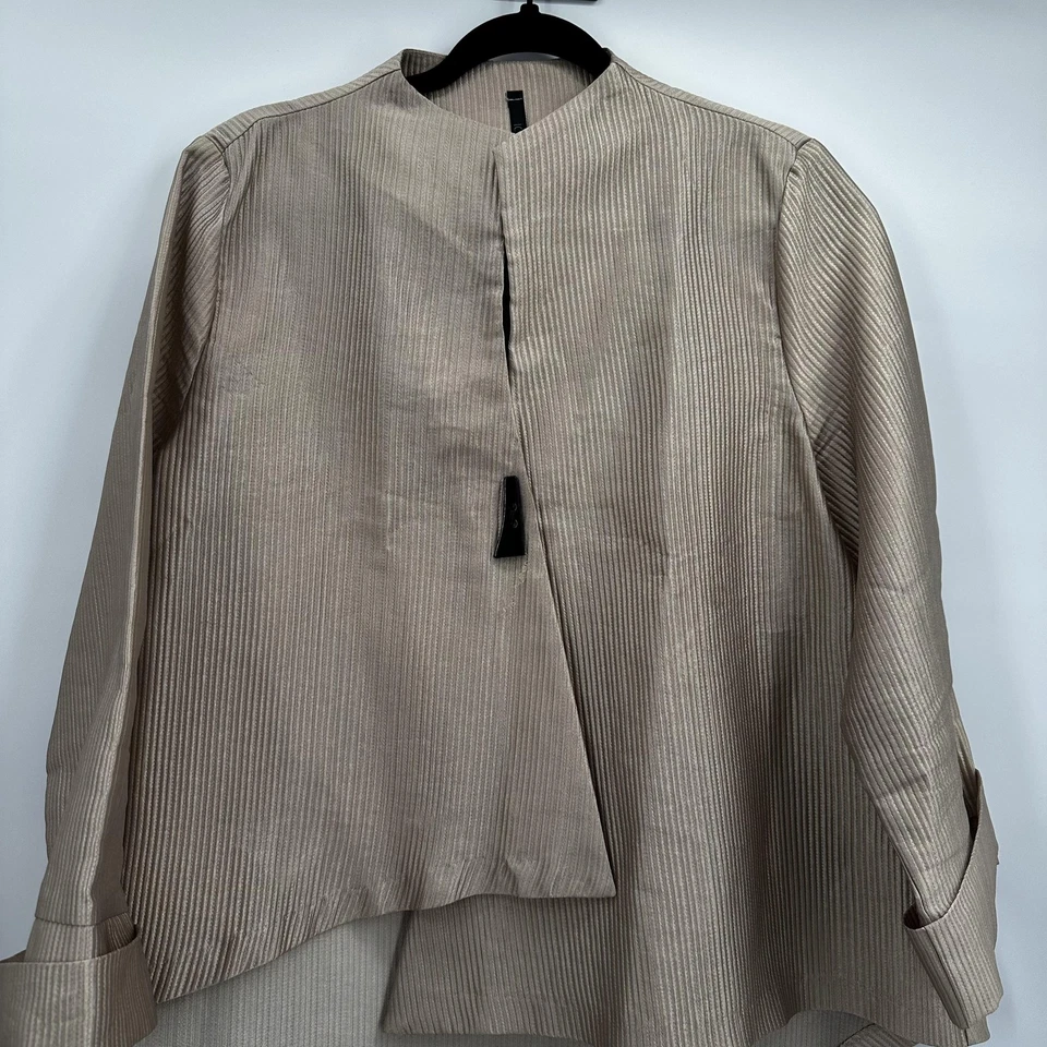 Chaqueta IC by Connie K Mujer Grande Texturizada Asimétrica Hecha en EE. UU. Manga Larga Foto 2 de 4