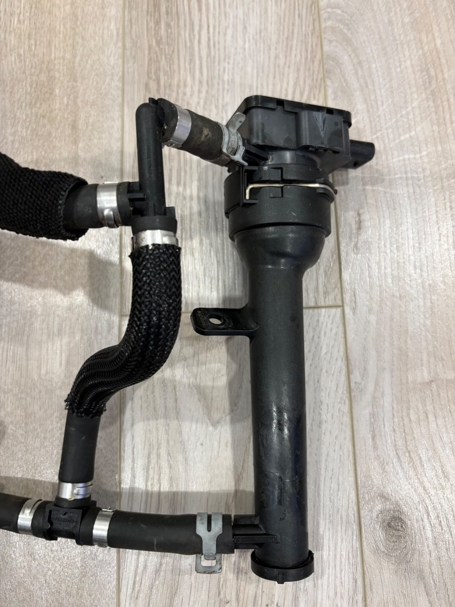 2013 - 2016 Ford Escape GV61-8C045-AA Coolant Level Sensor Stand