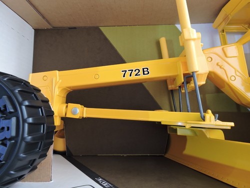 1990 VTG John Deere 772B Road Grader No. 511-10CO 1/16th Scale NEW IN ORIG BOX - Picture 7 of 15