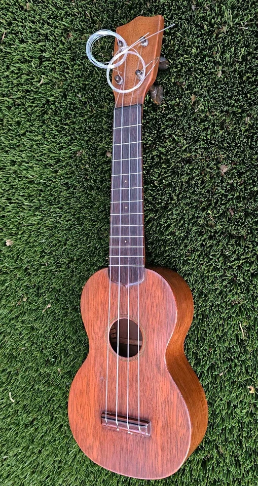 Antique C.F. Martin Type 0 Soprano Ukulele Mahogany 1920-1936 - Image 2 of 4