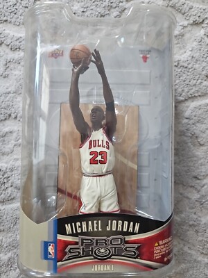 UPPER DECK AIR MICHAEL JORDAN PRO SHOTS ACTION FIGURE I AND II SET