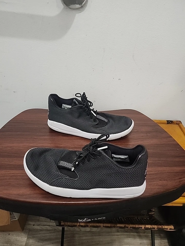 Talla 8 - Jordan Eclipse Negro Blanco Foto 4 de 4