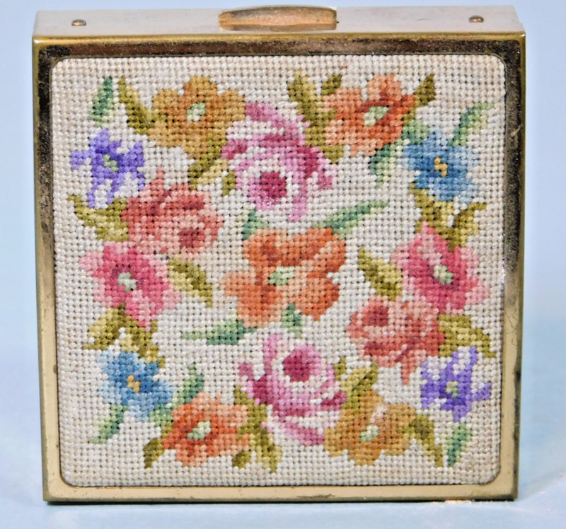 Vintage Powder Compact Needlepoint / Petite point Cover Brass Case 1942