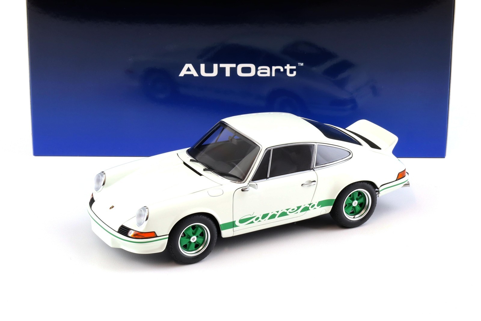 1:18 AUTOart Porsche 911 Carrera RS 2.7 Grand Prix White/Green Stripes 78031