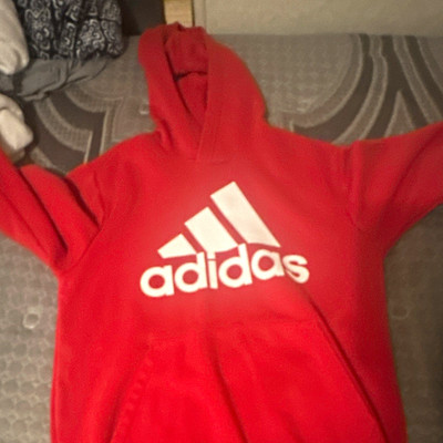 adidas Men s Red Pullover Hoodie M Regular Long Sleeve Logo Kangaroo Pocket