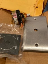 AUDIO Potentiometer 8 ohms 10 Watt  WITH and wall face plate