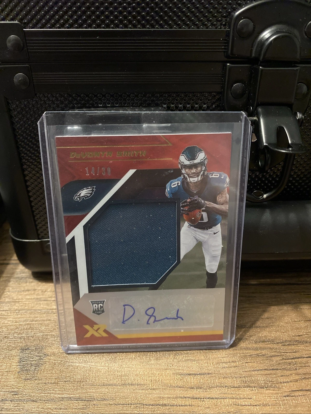 DeVonta Smith Panini XR Rookie Swatch Autographs #DVS Red