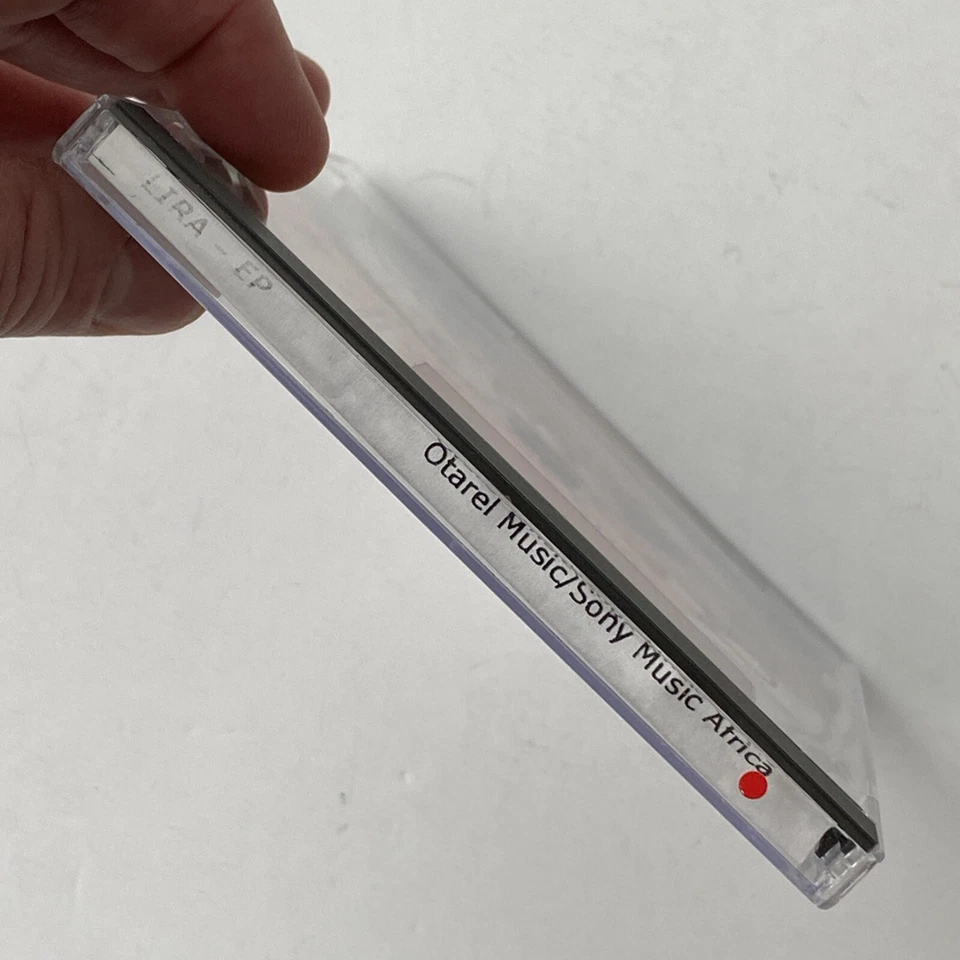 LIRA - EP (2011 Radio Station CD) South African Music Pop Foto 3 de 4