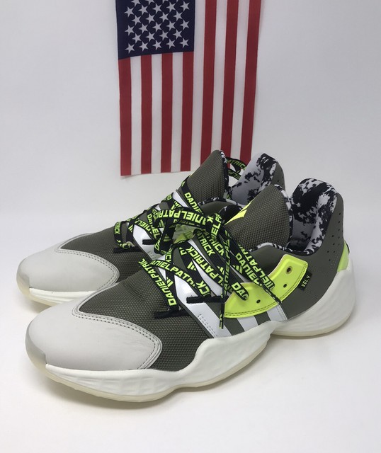 daniel patrick harden vol 4