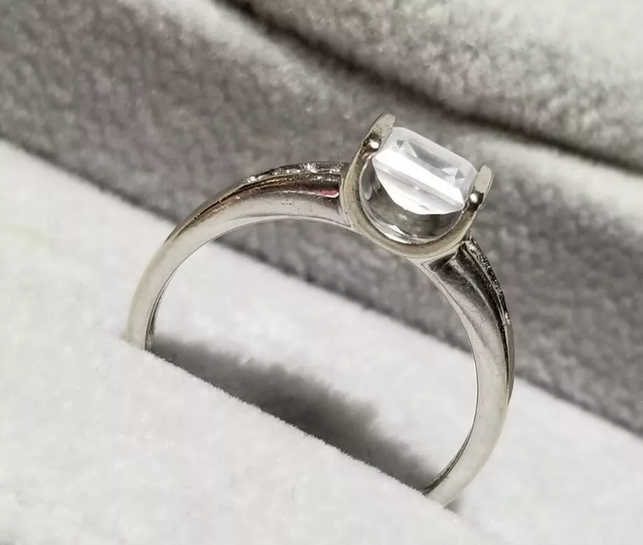 495 Kay Jewelers 10k White gold modern style cushion Tension