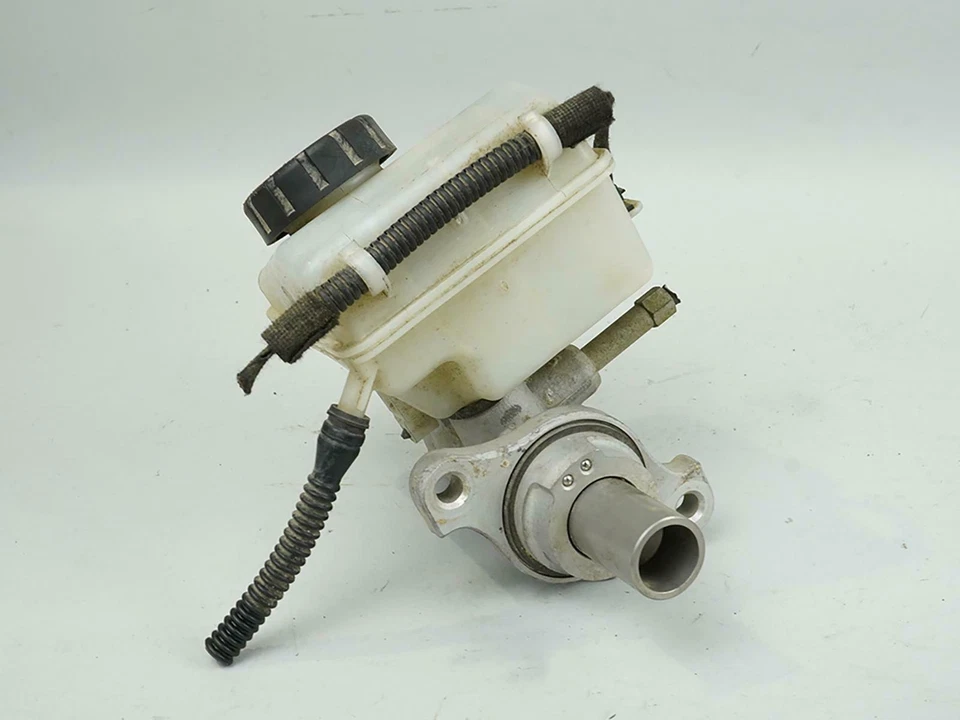 Cilindro de freno eléctrico Saturn Astra 2008-2009 1,8 L unidad de depósito maestro fabricante original Foto 2 de 4