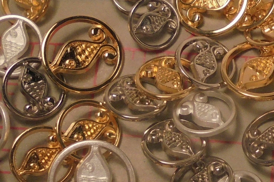 20 Med Metal Shank Button Shiny Gold Single Fish Design 3/4" 18mm Made In Italy - Image 2 of 4