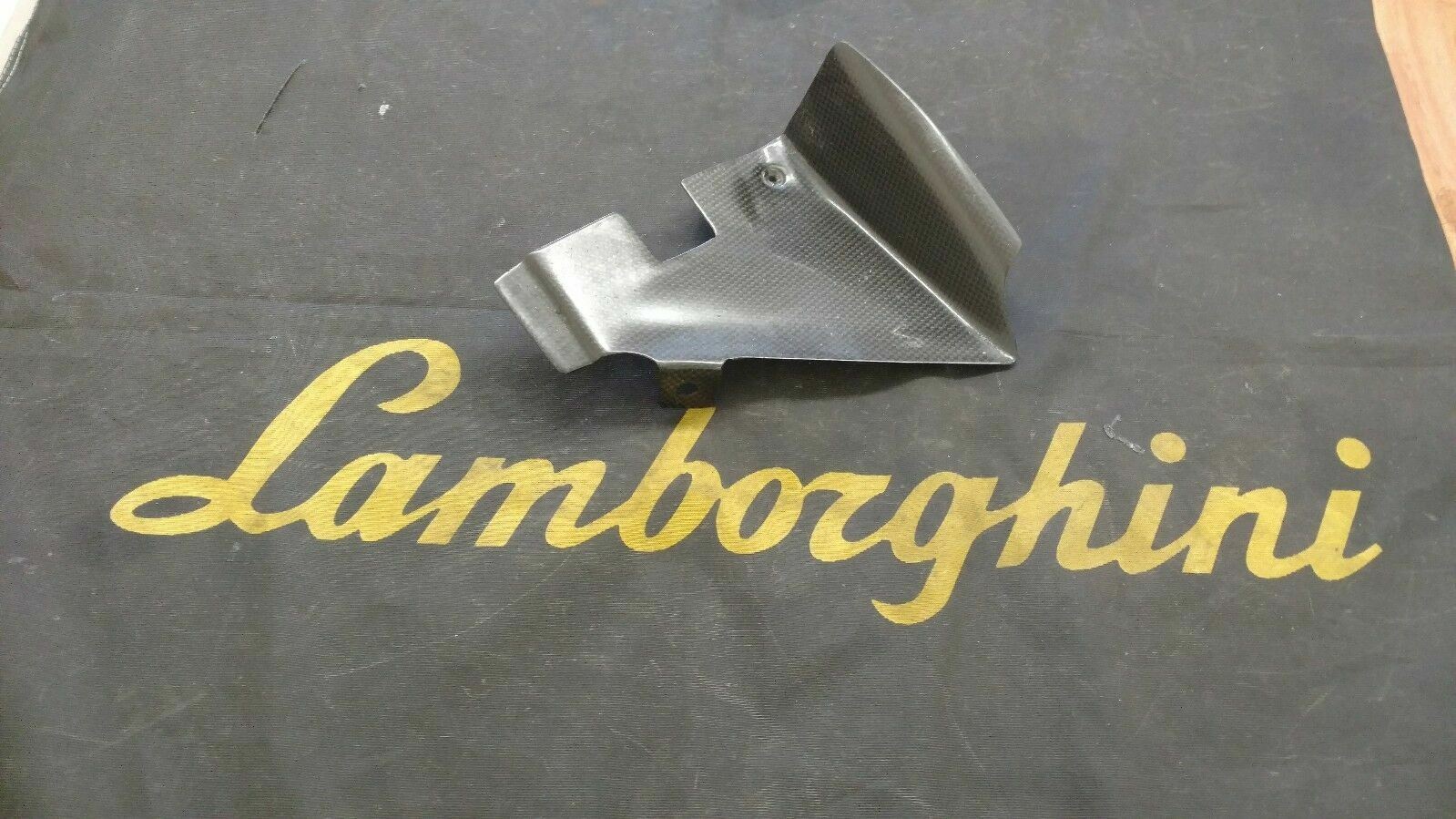 LAMBORGHINI MURCIELAGO LEFT CARBON FIBER ENGINE BAY COVER TRIM OEM 0068014118 