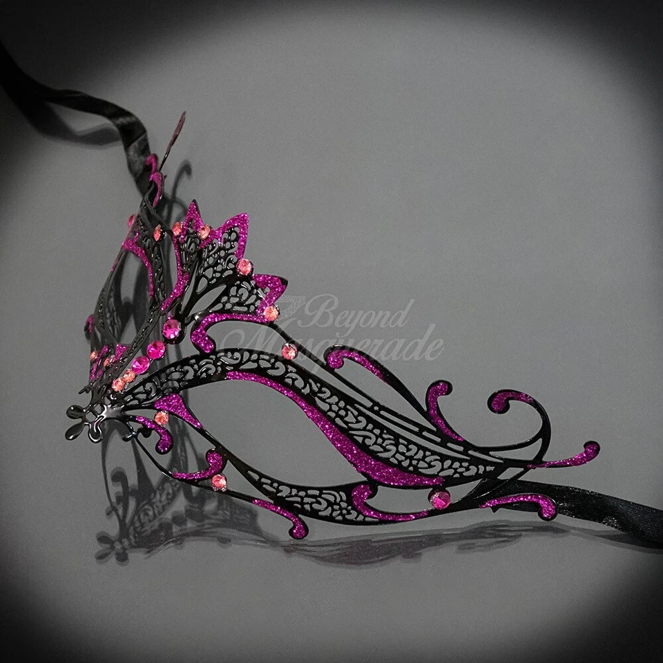 Máscara de filigrana de metal rosa glitters e strass preta M33144 - Imagem 4 de 4