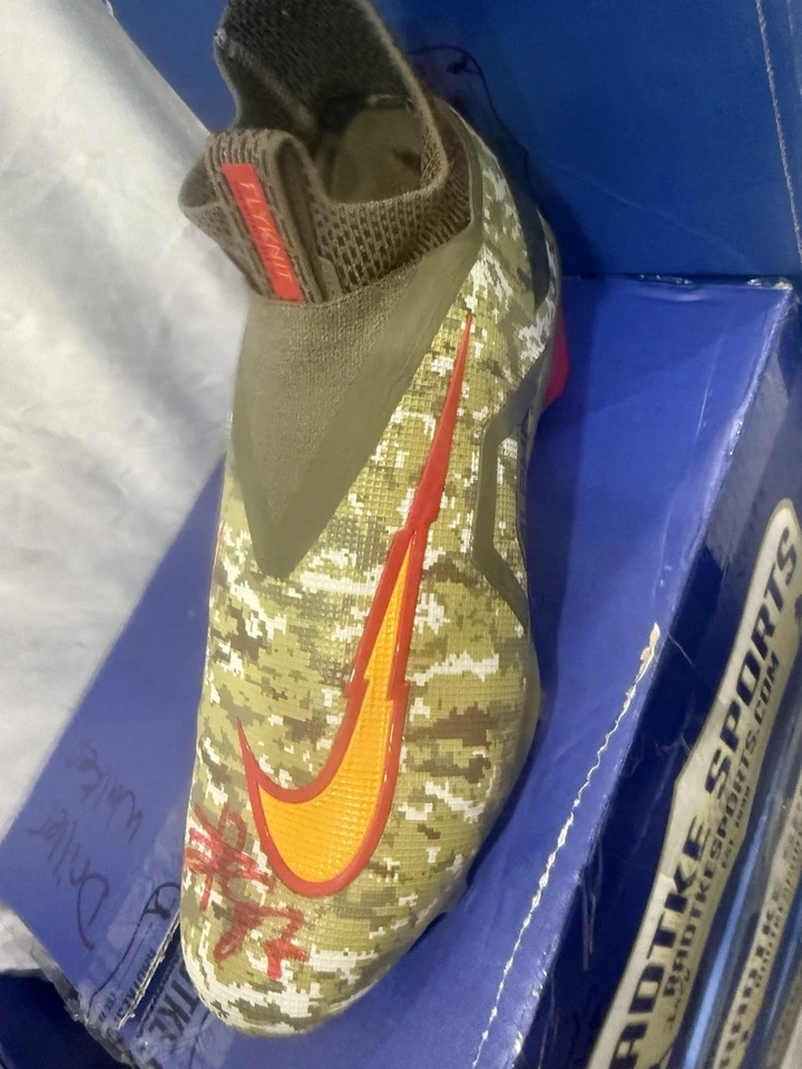 Botín Nike Alpha Menace Elite 3 TK firmado por Travis Kelce KC - Certificado de autenticidad Beckett Foto 2 de 3