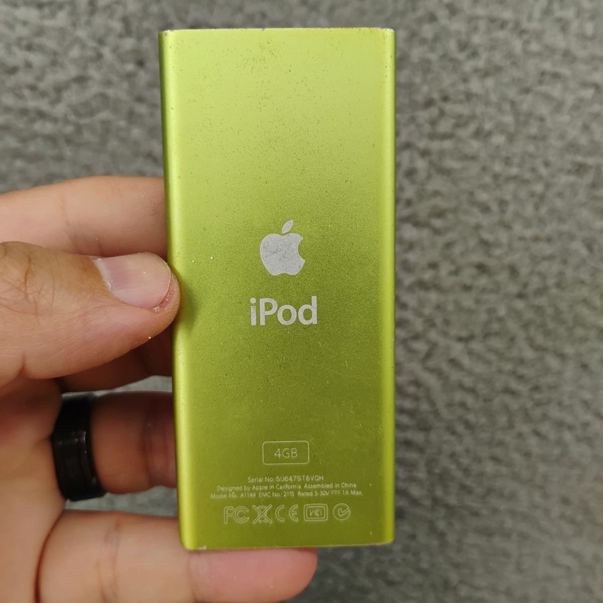 Apple iPod Nano 2nd Generation 4GB Green MP3 Music Player A1199 w