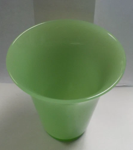 Vintage Fenton Art Glass Jadeite Green Vase 6"