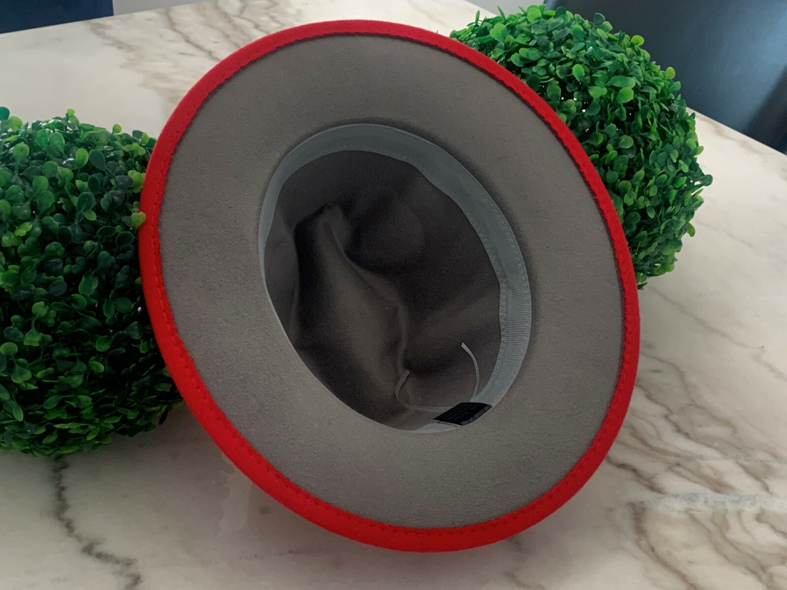 Luxury Red and Grey Fedora Hat for Men - Stylish and Elegant-image