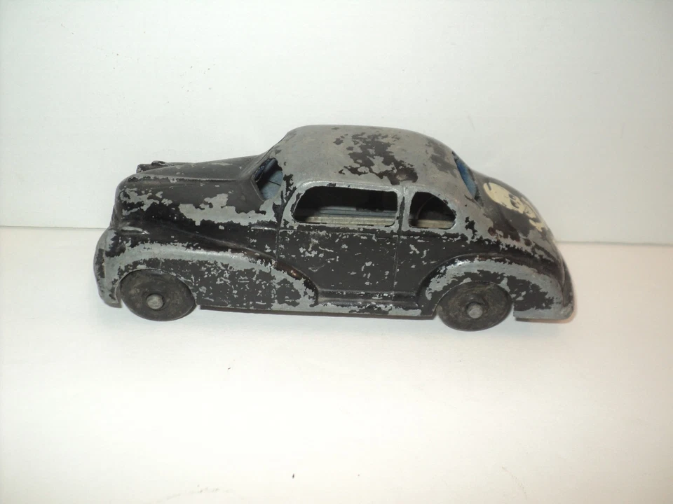 Leslie Henry Diecast Car 1930's w/ Skull & Crossbones on Trunk Black Vintage Toy - Image 4 of 4