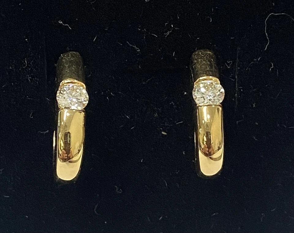 Pendientes de soledad de oro amarillo de 18k Hearts On Fire postes .47 tcw Foto 4 de 4