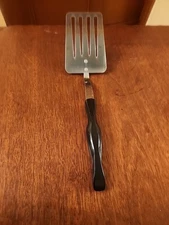 CUTCO Slotted Spatula Flipper Turner 17 KD  Brown/ Black Handle 