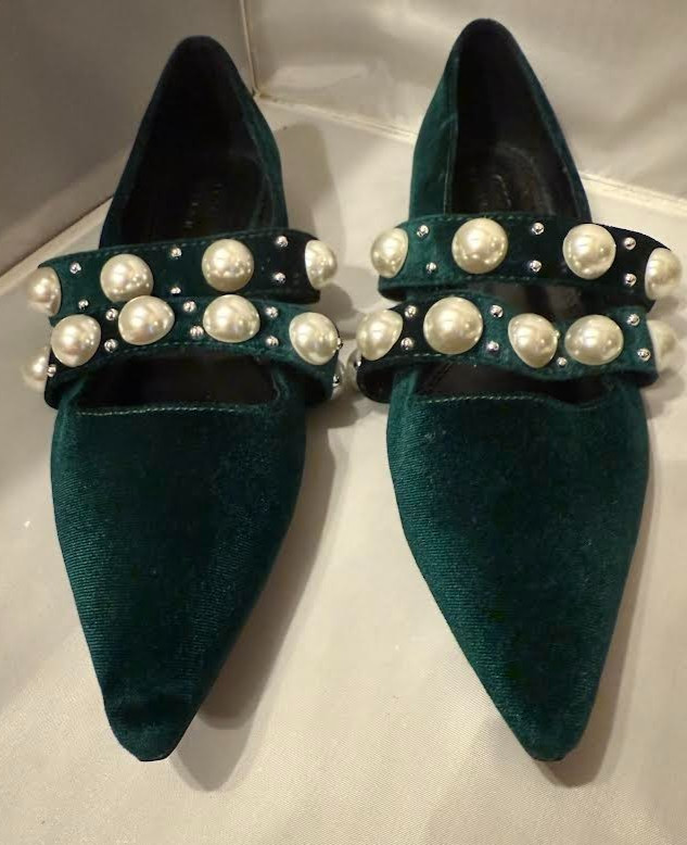 ASOS DESIGN Women's green velvet and pearl Jane Ballet Flats, size 9