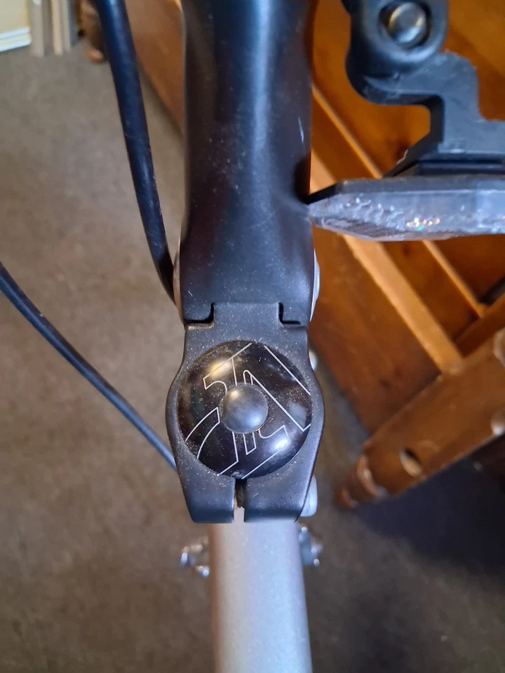 Gravity Avenue A road bike Very Nice Condition - Image 4 of 4