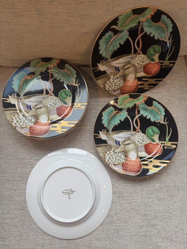 Vintage Set Of 8 Porcelain Japanese Plates