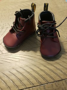cherry botas