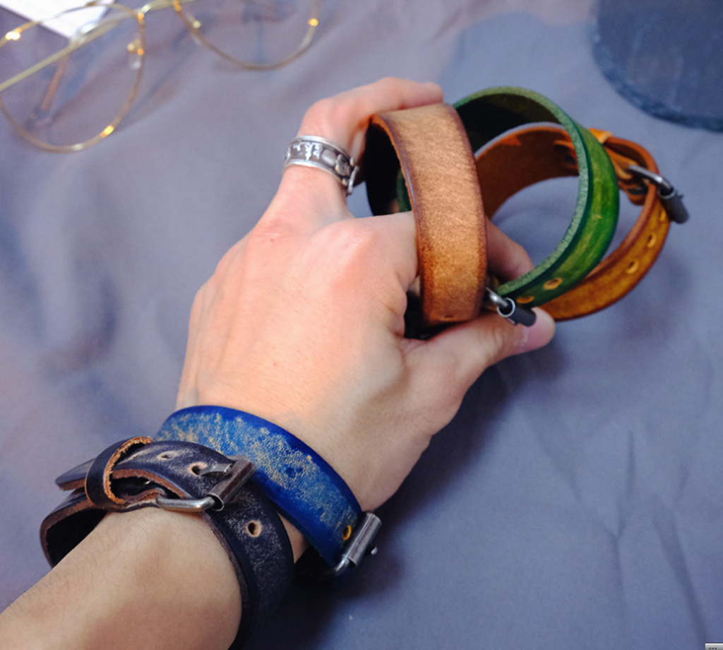 MEN/Women Gradient Genuine Leather Wristband Belt Buckle Bracelet