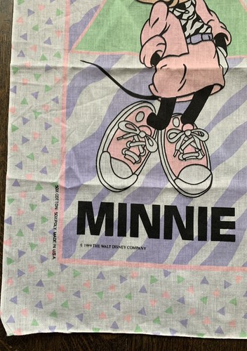 Vintage 1989 Walt Disney Scarf 24 by 24 inches Mickey And Minnie Mouse - Picture 2 of 8