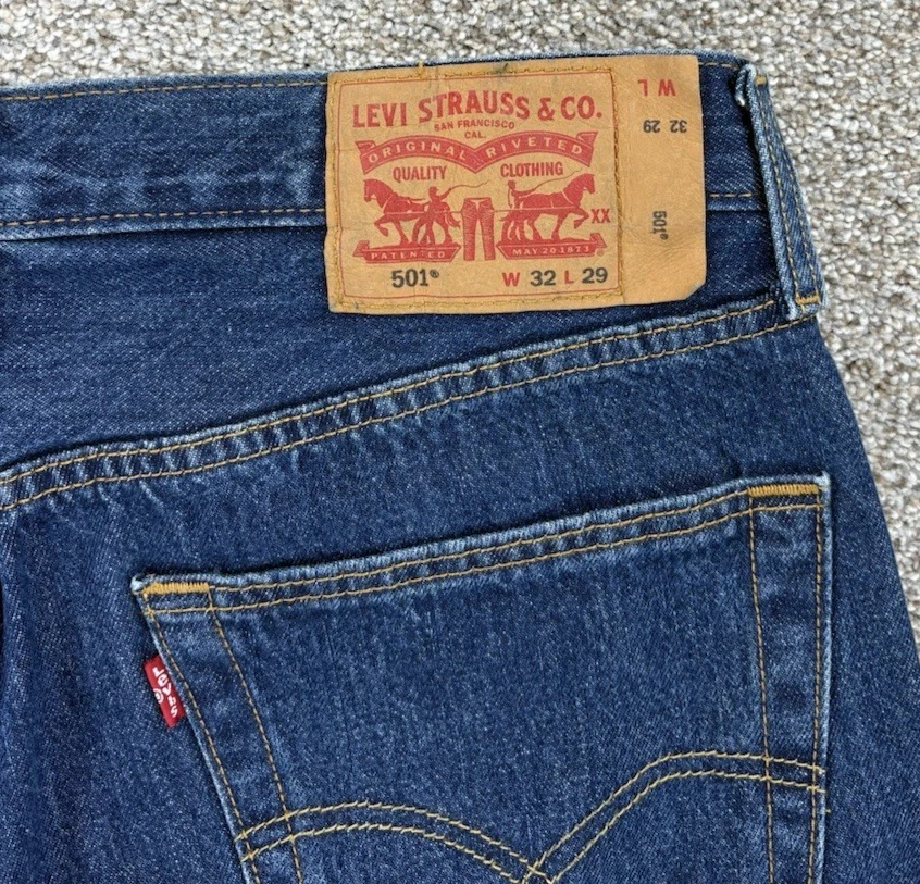 Pantalones de mezclilla Levis 501 corte original para hombre 32x29 azul botón recto mosca lavado a la piedra oscuro Foto 3 de 4