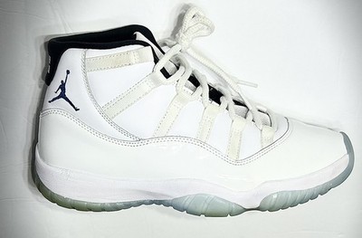Air Jordan 11 Retro Legend Blue Ct8012 104 ( Men Size 9.5  )