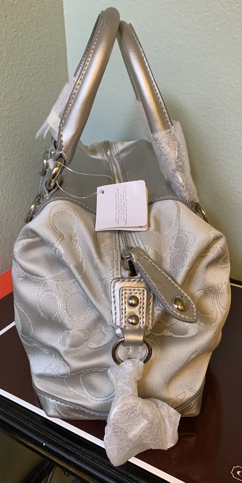 Raro Bolso Cartera Coach Ashley Signature Jardín Plisado Mariposa 18424 Nuevo con Etiquetas Foto 2 de 4