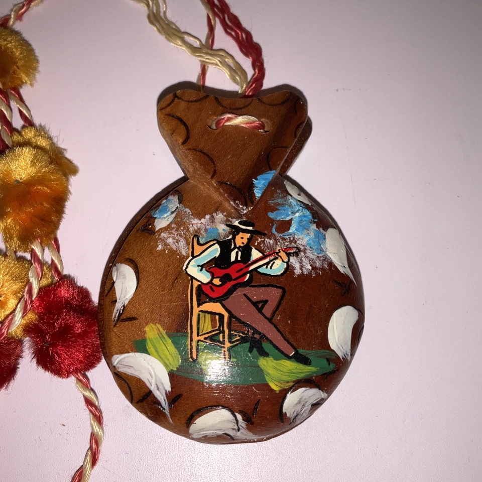 Castañuelas españolas vintage pintadas a mano una con torero y guitarra Foto 4 de 4