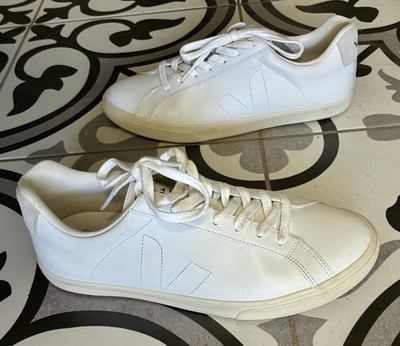 VEJA  Low Esplar Leather Lace-Up Sneakers | White Great Condition Womens 9 EUC